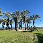 Exclusive Beachfront - Pool - Paddle - Tenis - Wifi - Aircon Apartament