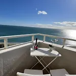 Exclusive Beachfront - Pool - Paddle - Tenis - Wifi - Aircon *