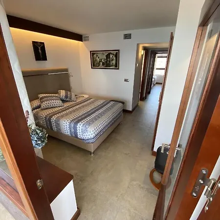 Exclusive Beachfront - Pool - Paddle - Tenis - Wifi - Aircon Apartment Torremolinos