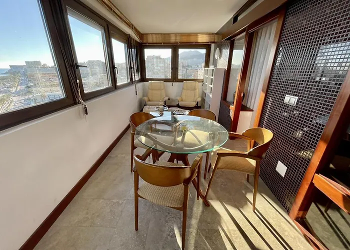 Exclusive Beachfront - Pool - Paddle - Tenis - Wifi - Aircon Apartment *