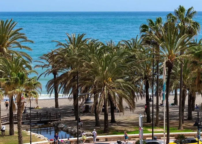 Exclusive Beachfront - Pool - Paddle - Tenis - Wifi - Aircon Apartment Torremolinos