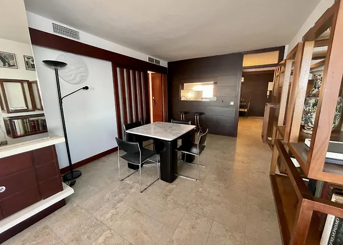 Exclusive Beachfront - Pool - Paddle - Tenis - Wifi - Aircon Apartment