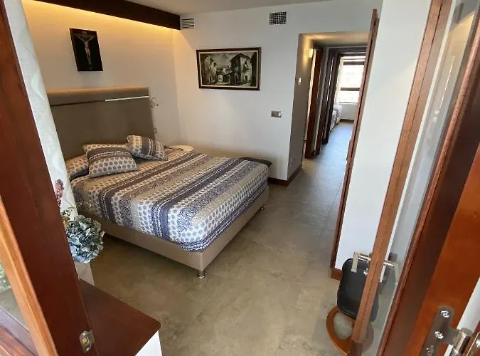 Exclusive Beachfront - Pool - Paddle - Tenis - Wifi - Aircon Apartment Torremolinos