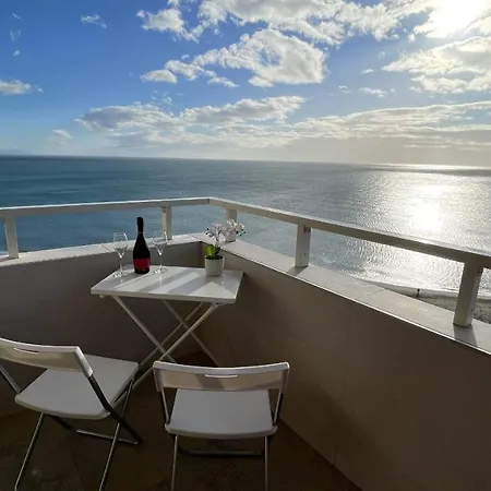 Exclusive Beachfront - Pool - Paddle - Tenis - Wifi - Aircon